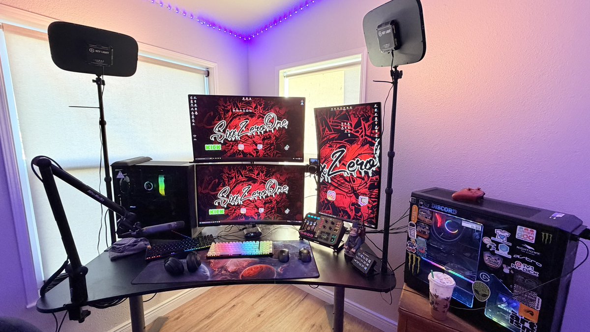 Finally got all my monitors mounted… I think I need to get some more clear key caps from <a href="/Glorious/">GLORIOUS</a> to make my OG 96% stand out some.. 🤔