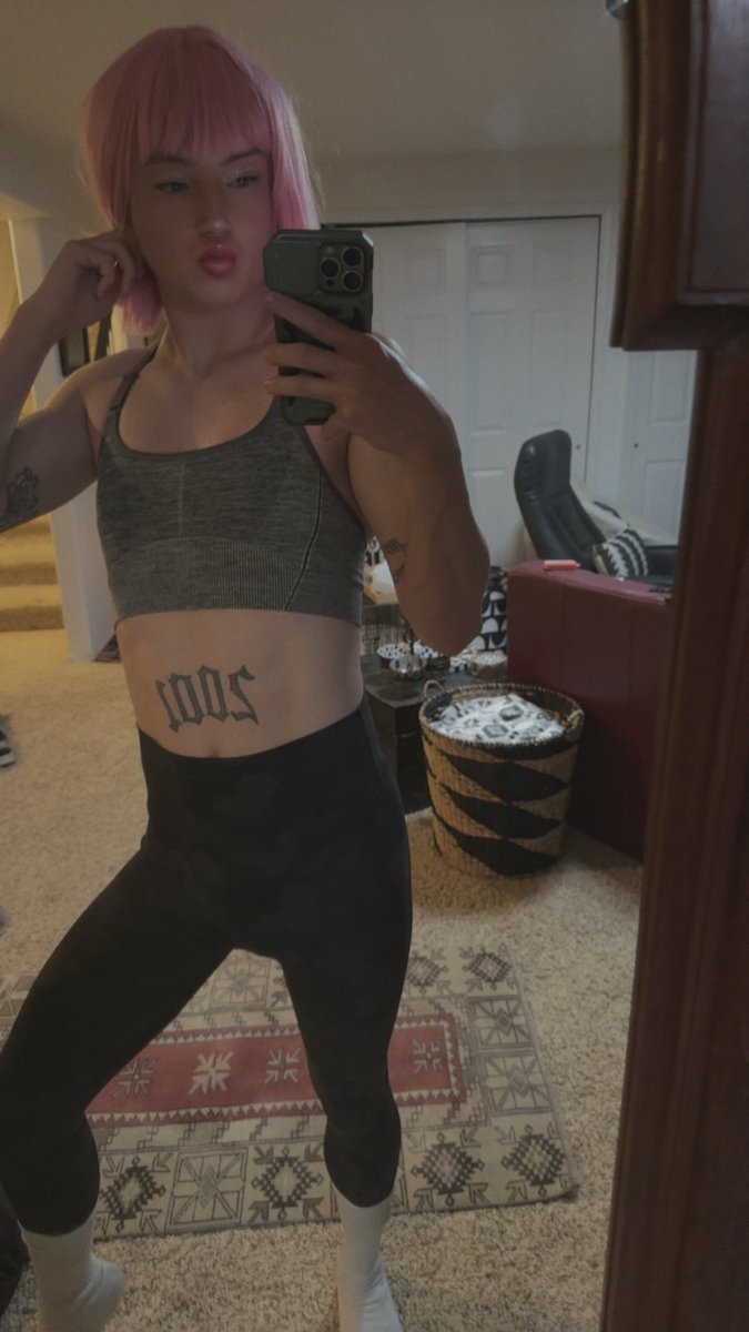 RueSableCD's tweet image. in my gym wear #sissy #femboy #leggings #twink #gym