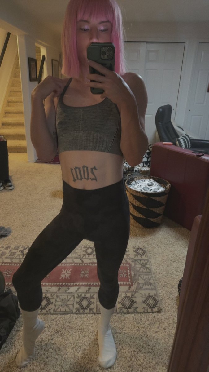 RueSableCD's tweet image. in my gym wear #sissy #femboy #leggings #twink #gym