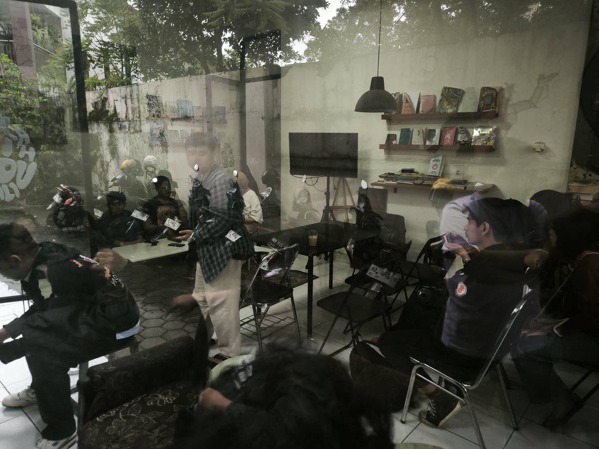 Yang lowong sila merapat diskusi gugatan terhadap media oleh Menteri Pertanian Amran Sulaiman bersama kami, <a href="/LBHBandung/">LBH Bandung</a> dan juga korban SLAPP Lion Indonesia. Dampak gugatan ngawur ini potensial membungkam kebebasan pers <a href="/AJI_JAKARTA/">AJI Jakarta</a> <a href="/AJIIndonesia/">AJI Indonesia</a> 
Kami bersama <a href="/tempodotco/">tempo.co</a>