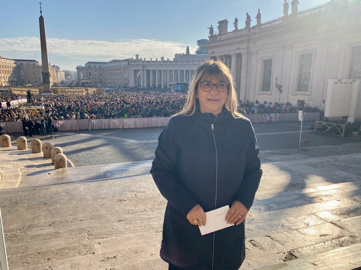 CislNazionale's tweet image. ALLA PRESENZA DI PAPA LEONE XIV, LA SEGRETARIA GENERALE  DELLA #Cisl #DANIELAFUMAROLA, INSIEME A UNA DELEGAZIONE DI DIRIGENTI,  DELEGATI  E OPERATORI  DELLA CONFEDERAZIONE,  È OGGI IN PIAZZA SAN PIETRO PER PARTECIPARE AL GIUBILEO DEL MONDO DEL LAVORO,

#CISL #GIUBILEODELLAVORO…