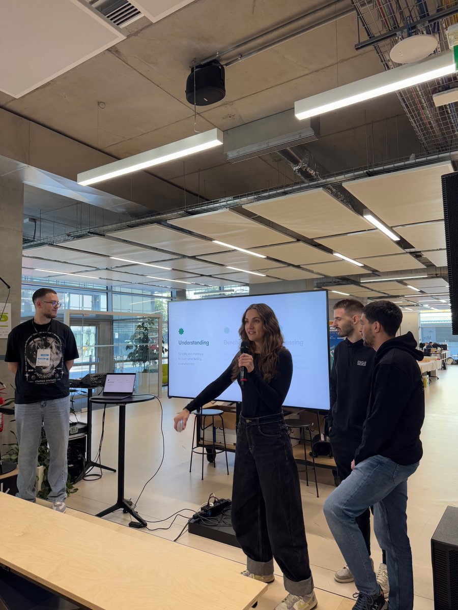 NOI Hackathon tweet media