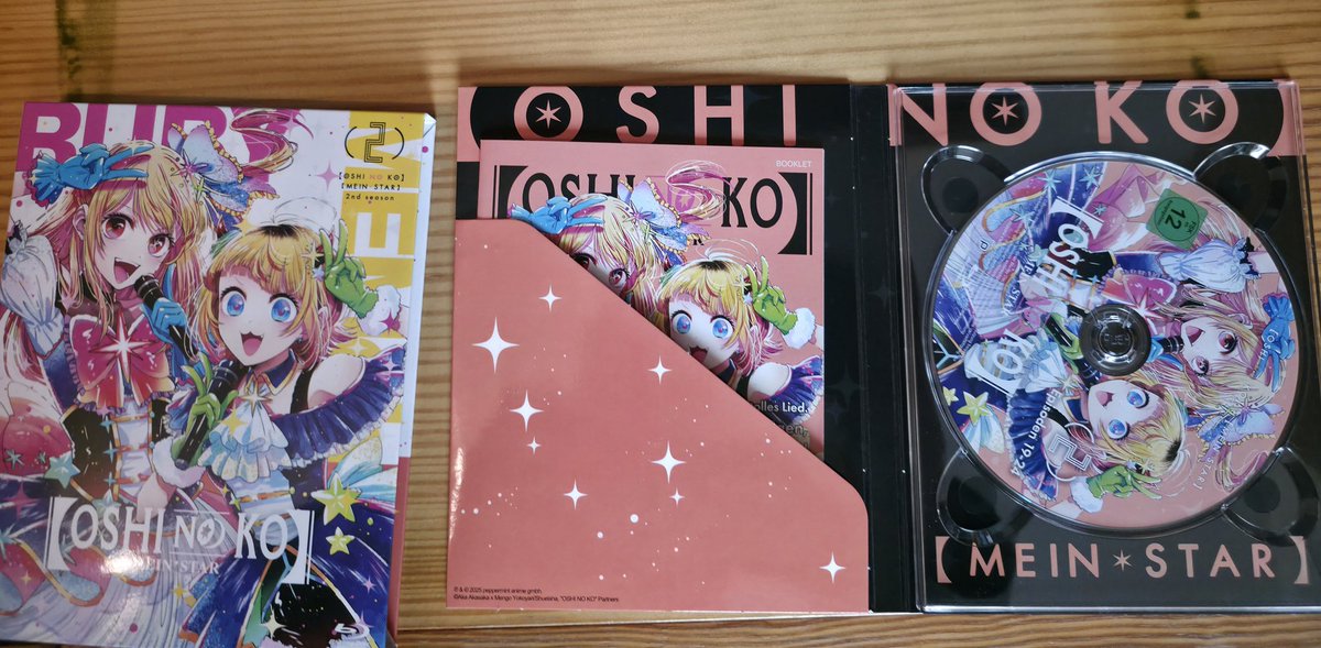 Timo__P's tweet image. Heute kam Post von @AKIBAPASS, Vol. 2 der 2. Staffel von Oshi No Ko - Mein Star.

Die 2. Staffel meiner absoluten Lieblingsserie habe ich damit komplett auf Disk im Regal.