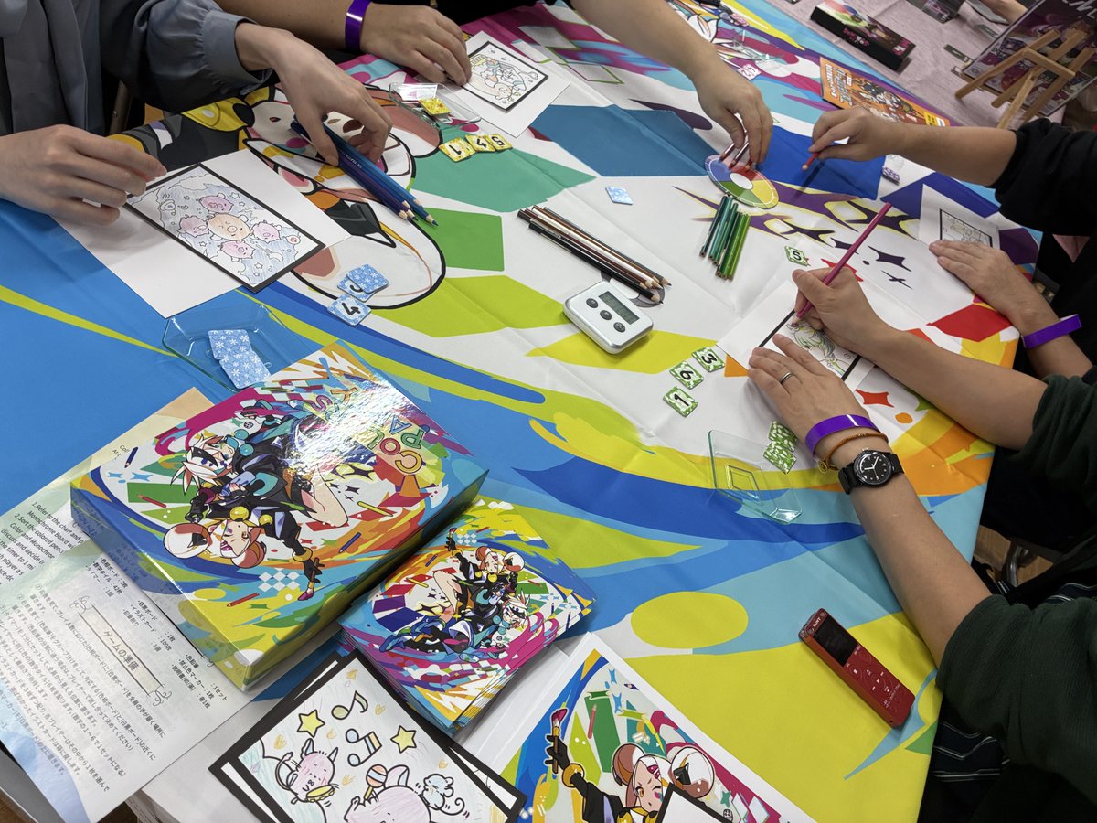 siro_boardgame's tweet photo. 今日の試遊会は大盛況でした!!✨
子どもから大人まで、しっかり楽しめるゲームになってます👍
#フォアシュピール #フォアシュピール2025秋 #COLORSPARTY #ボードゲーム