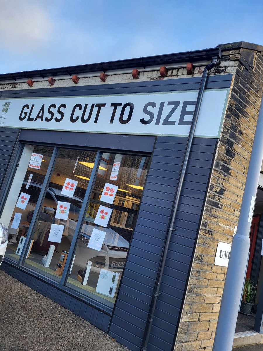 Alpine_Glass's tweet image. Saturday showroom and we are in the company of Pep!

Doors open until 1pm if anyone needs us!
#glass #glazing #glazier #doubleglazing
#windows #doors #winndowsanddoors #solidor #ultion  #Bradford #WestYorkshire #Home #homeimprovement 
 #fensa #dayinthelife #alpine #showroom