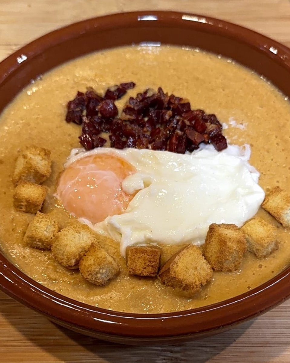 JessiyesJessie's tweet photo. Estoy participando en #ElRetoMasterchef @MasterChef_es. Si podéis darle like a mi receta de Crema de sopa castellana. Es muy rápido y me haría súper feliz.

https://t.co/Bfjw9WyY4U https://t.co/DgZ4NBuFAm
