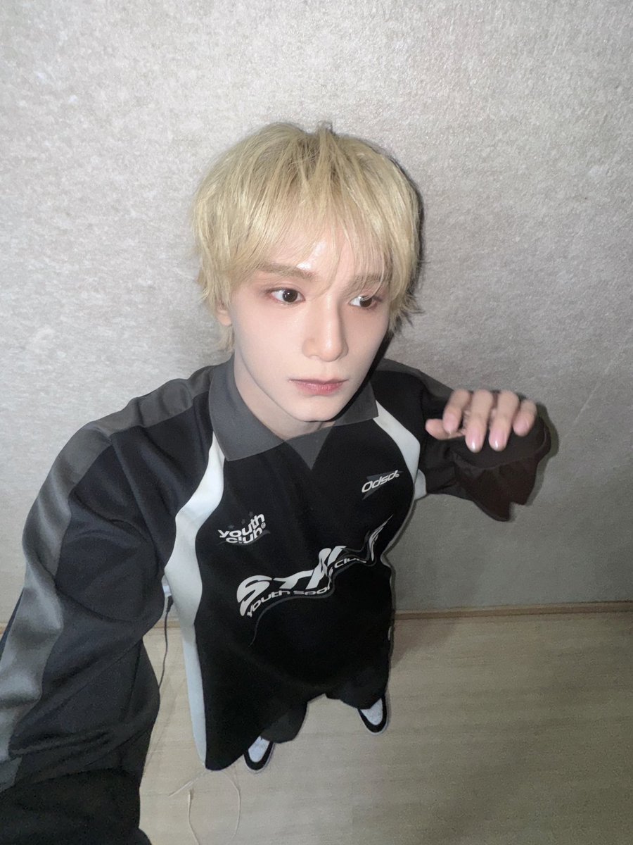 XODIAC_MEMBERS's tweet photo. [#자얀💛] 

HELLO HELLO DUNIA TIPU TIPU 💛🌟

#XODIAC #소디엑 #ZAYYAN #자얀 https://t.co/4dvgv3Fl7o