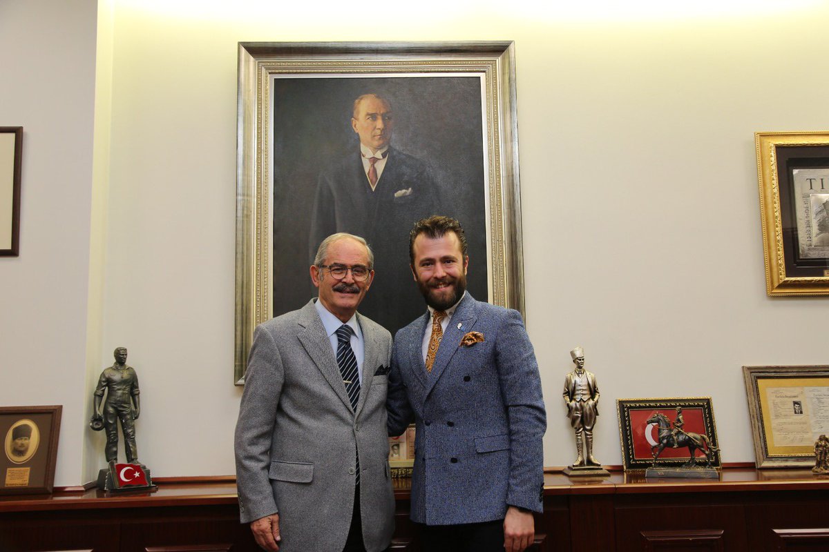 Değerli Hocam, doğum gününüz kutlu olsun..

Nice güzel yaşlara <a href="/Y_Buyukersen/">Yılmaz Büyükerşen</a> 

#yılmazbüyükerşen