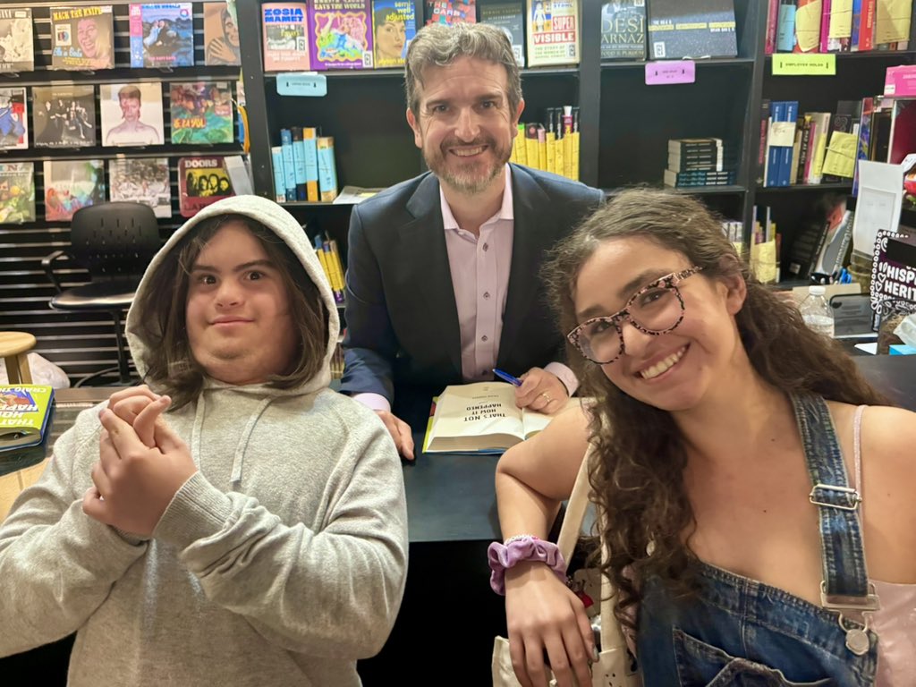 IfWeKnewThenPOD's tweet photo. ☑️ Saw Craig Thomas tonight
☑️ Got our copy of THAT’S NOT HOW IT HAPPENED signed
☑️ Socialized on a Friday night
☑️ Picture with Craig &amp; the kids

Success! https://t.co/nLZWPawzhP