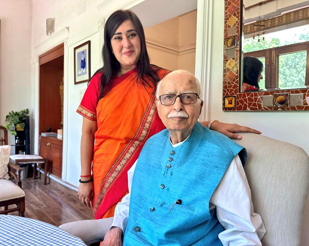 भारत रत्न से सम्मानित , भारत के पूर्व उपप्रधानमंत्री एवं <a href="/BJP4India/">BJP</a> के पूर्व राष्ट्रीय अध्यक्ष एवं परम आदरणीय लालकृष्ण आडवाणी जी को जन्मदिन की हार्दिक शुभकामनाएं।

संगठन निर्माण और राष्ट्र सेवा में आपका योगदान अतुलनीय रहा है।मां भारती की सेवा और राष्ट्र समर्पण के प्रति आपका जीवन