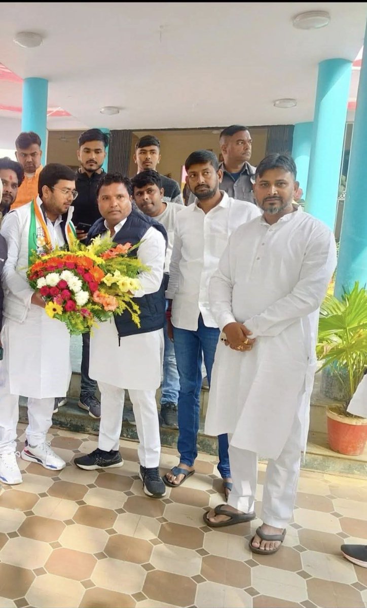 जन्मदिन की बहुत बहुत बधाई एवं शुभकामनाएं
<a href="/srinivasiyc/">Srinivas BV</a>   भैया ! आने वाला प्रत्येक दिन आपके जीवन में अनेक सफलताएँ एवं खुशियाँ लेकर आये ईश्वर आपको ऐश्वर्य,वैभव,कीर्ति,यश,उन्नति,प्रगति,उत्तम स्वास्थ्य और समृद्धि प्रदान करे! 💐💐
आप के ऊपर बाबा भोलेनाथ जी की कृपा सदैव बनी रहे 🙏🏻