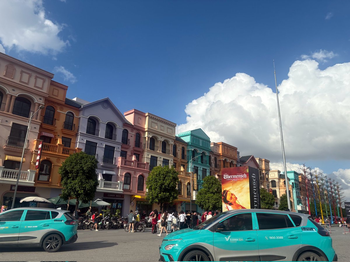 omgdragxn's tweet photo. #UbermenschInHANOI https://t.co/FZe1pY0lRe