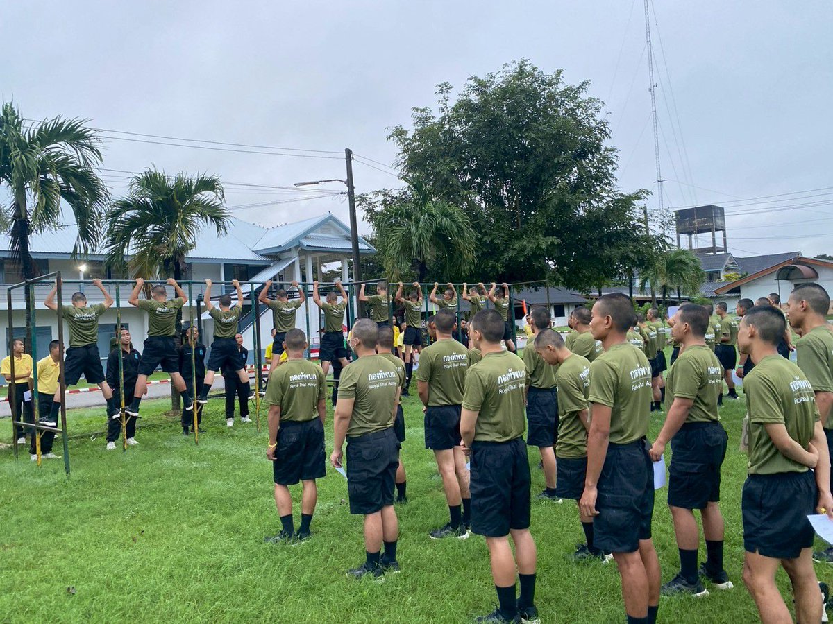 artillery623's tweet photo. 💂‍♂️"ทดสอบสมรรถภาพร่างกาย (ครั้งที่ 1)🇹🇭🏃

     หน่วยฝึกทหารใหม่ ป.6 พัน.23 ได้ทำการทดสอบสมรรถภาพร่างกายให้น้องทหารใหม่ ผลัดที่ 2/68 (ครั้งที่ 1) ณ หน่วยฝึกทหารใหม่ ป.6 พัน.23 ค่ายสุรธรรมพิทักษ์

#กองพันทหารปืนใหญ่ที่23
#น้องคนเล็ก
#Bootcamp68 #ทหารใหม่
#พลทหาร #ทดสอบร่างกาย https://t.co/F63QSXUwR3