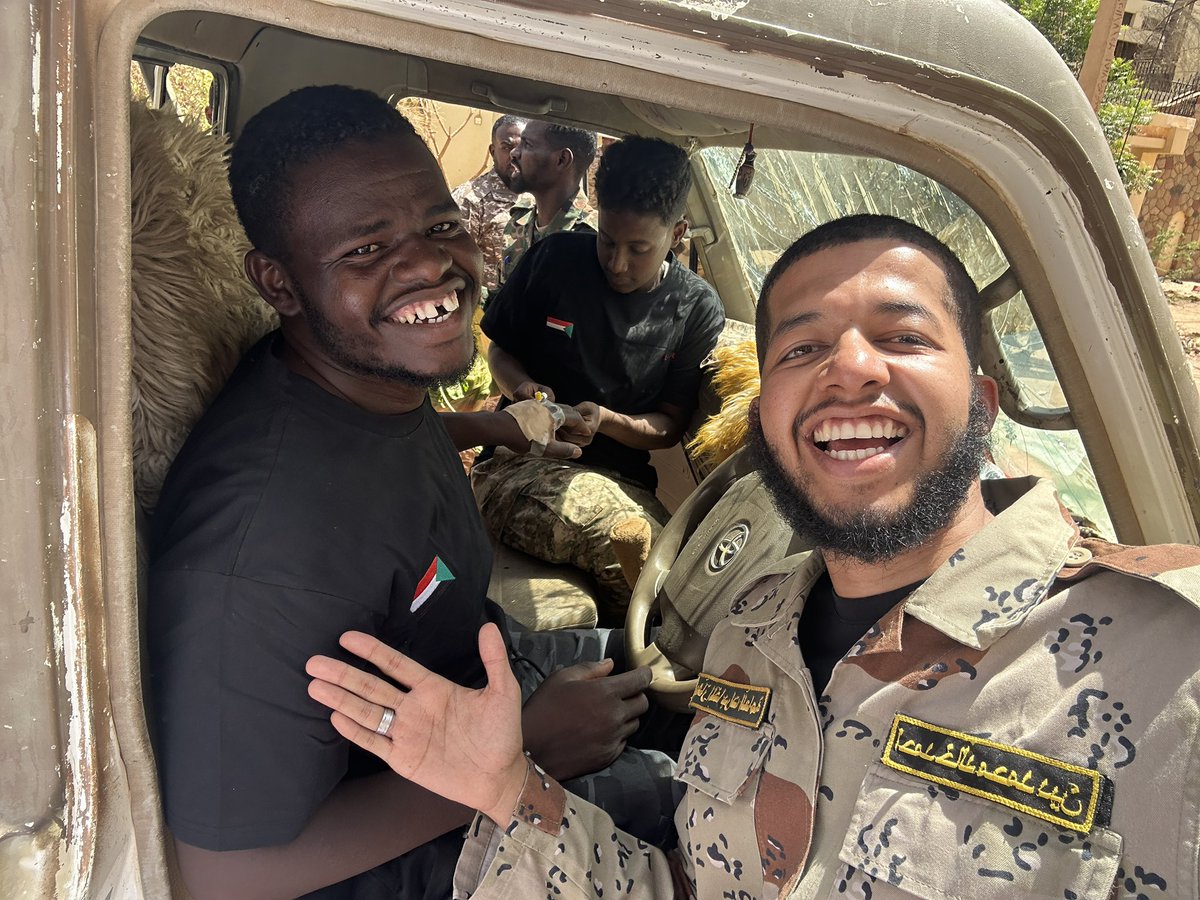 ما كتبنا إليك إلا بمرارة الغياب، وما ذكرناك إلا وانسكبت الروح دمعًا وحنينًا. تركتنا في وحشة الدنيا، نجرّ أقدامنا مثقلين بالخذلان، تركتنا نلعق جراح العجز، فيما أنت مضيت باكرًا، تحمل سلاحك ودمك وجرحك، لتجلس مع النبيين والصديقين والشهداء.

سلام عليك أيها الذاهب عنا، والحاضر دوماً في