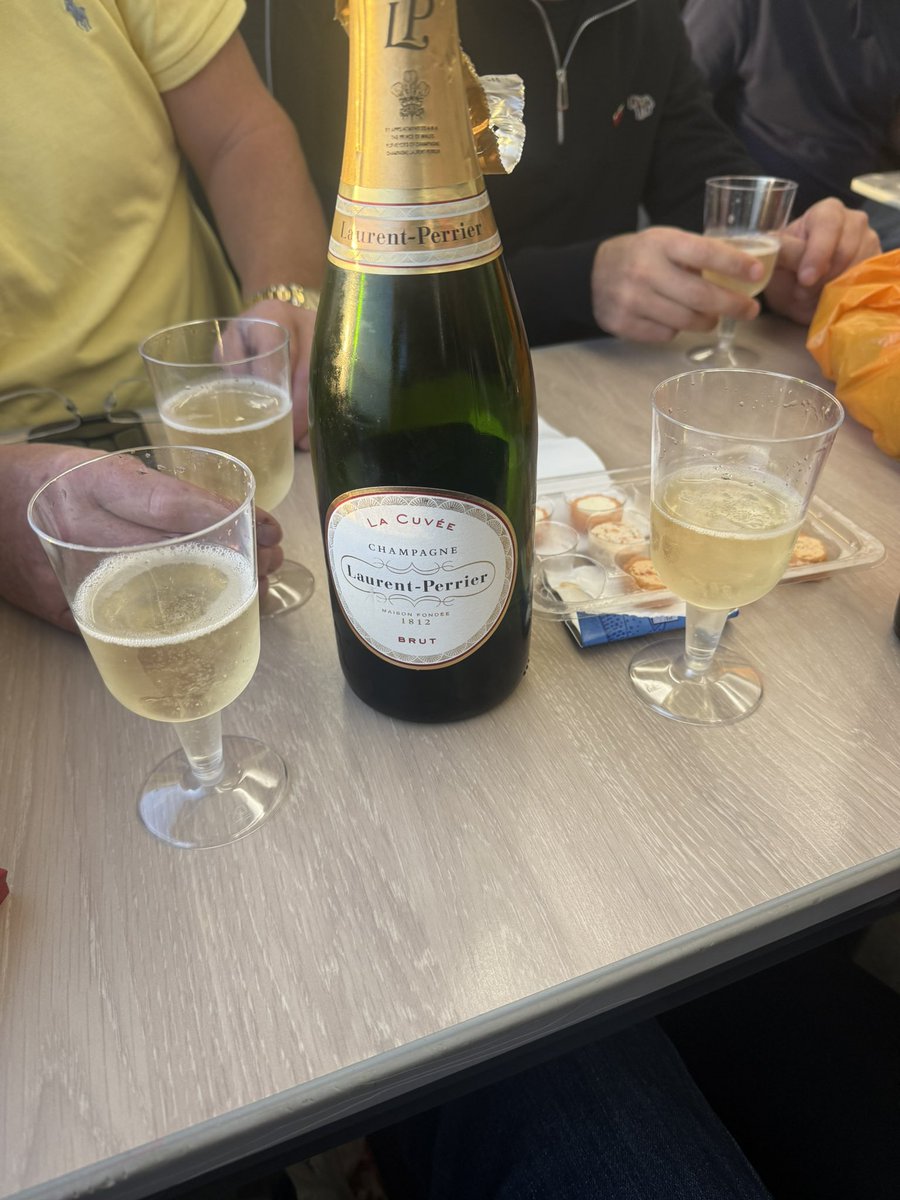 Mark Comber tweet media