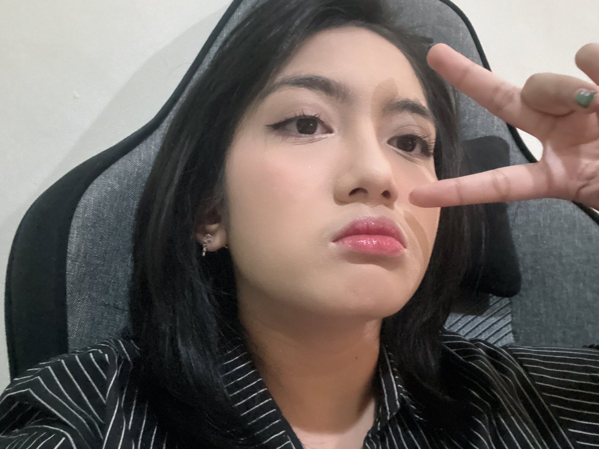 Terimakasih banyak 3 sesi vc hari iniii!!! Selalu senang dan sangat menyenangkan mendengar cerita” dan kabar kalian❤️❤️