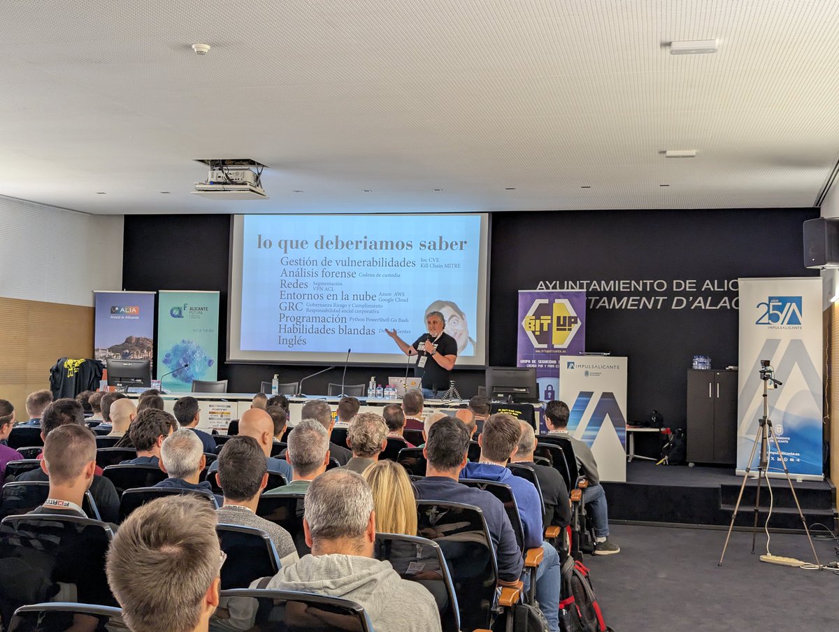 Ahora mismo estamos disfrutando de una charla imprescindible para todos los que quieren adentrarse en el mundo del SOC (Security Operations Center):
🧠 “Mr. Bean resuelve alertas en el SOC” by Josep Cutillas

#Bitup2025