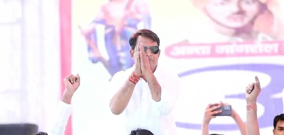 VirendraM1212's tweet photo. अंता मांगरोल आम सभा में नये अंदाज़ में पहुचें बॉस @NareshMeena__   वोट एंड सपोर्ट गन्ना किसान 👩‍🌾 https://t.co/laC9hfqOT3