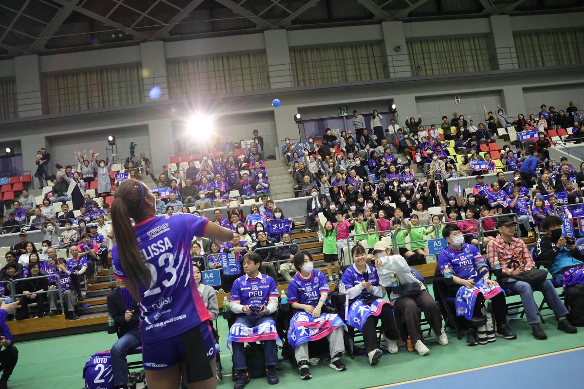 ＼試合終了後のイベント💙🐾／

ホームゲームの試合終了後には、
サインボールの投げ込みが✊🏼✨

ぜひ、お席からグッズなどでアピールし、Getしてください！！！

#PFUブルーキャッツ石川かほく