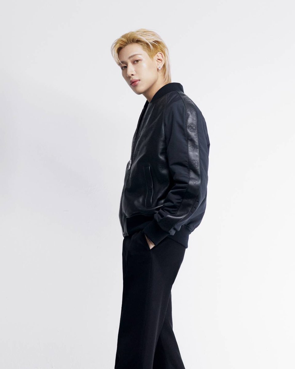 #ELLEMENSport แบมแบม GOT7 ชวนคนไทยรวมพลังเชียร์นักกีฬาไทยในบ้านเรา จากฮีโร่อย่าง บัวขาว, เทนนิส, และ เติ้น ทัศนพล ถึงศิลปินระดับโลกอย่างแบมแบม มาร่วมกันสร้างปรากฏการณ์ “เชียร์ไทยในบ้านเรา” สู่ #SEAGAMES2025 ที่ไทยเป็นเจ้าภาพ 

#BamBam #SAWASDEESEAGAMES2025  #สวัสดีซีเกมส์2025