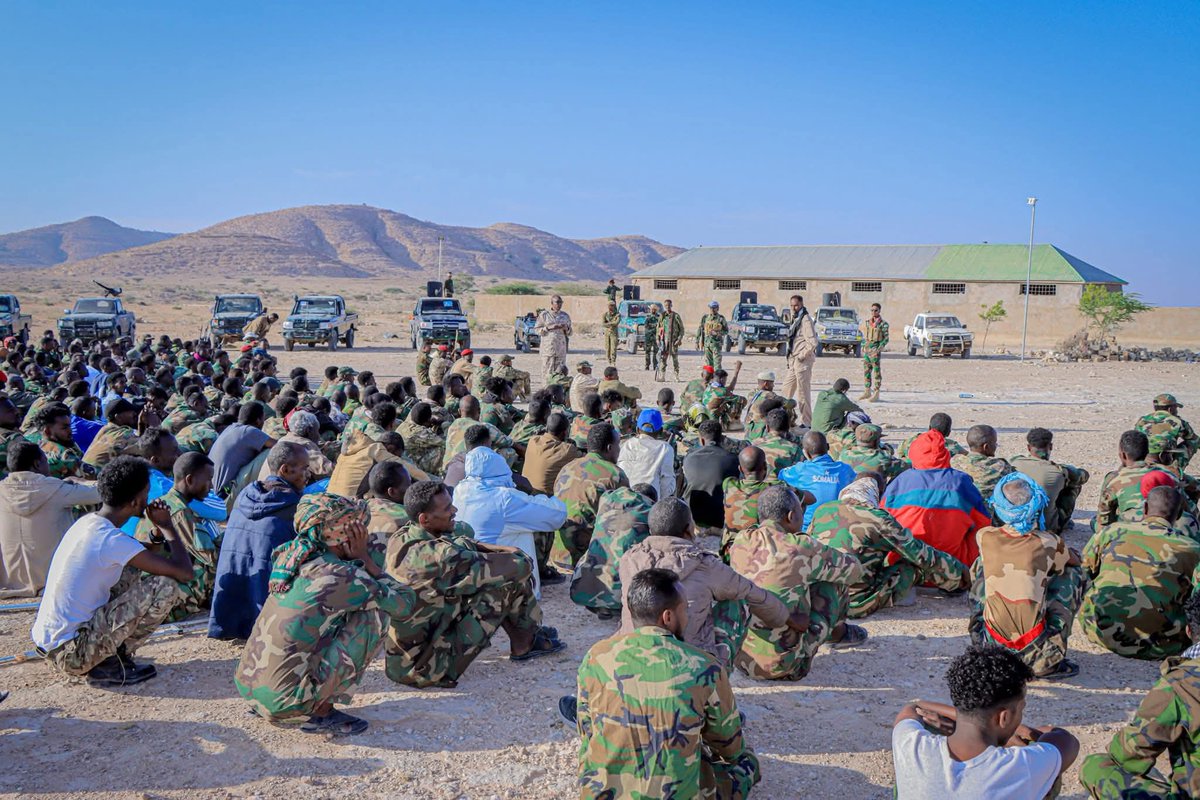 yasin1449's tweet photo. Puntland 28 sanadod oo ay jirtay waxay ku guul dareysatay inay ciidamo midaysan sameysato hada ciidanka intan leeg waxaa lagu magacaba #danab waa ciidan hal reer ubadan waxana maamula nin lagu magacabo #jimcaale #ciise_maxamuud ah runti sidan haday kusiijiran khatar Bay daaqayan https://t.co/HaNryRLOn0