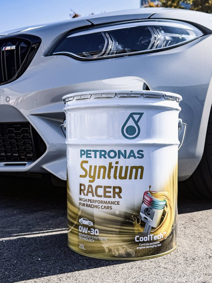 mashuuu_41's tweet photo. 30,000kmのエンジンオイル交換🚗
#BMW #F87 #M2competition
#PETRONAS
#StudieAG https://t.co/OtDSNOGMYO