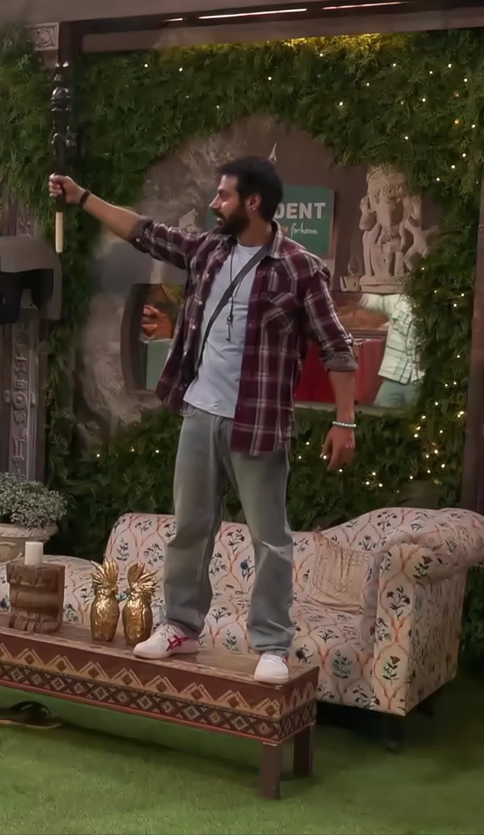 Jess41053210's tweet image. There is a reason why winners win nd losers lose...😊
Karan is the guy with sportsmanship, who knows how to move on and work on betterment &amp;amp; better things.
Then there are crybabies who still can't move on &amp;amp; full of -vity.
So Glad KVM won♥️🏆 

#Karanveermehra 
#kvmnation #bb18