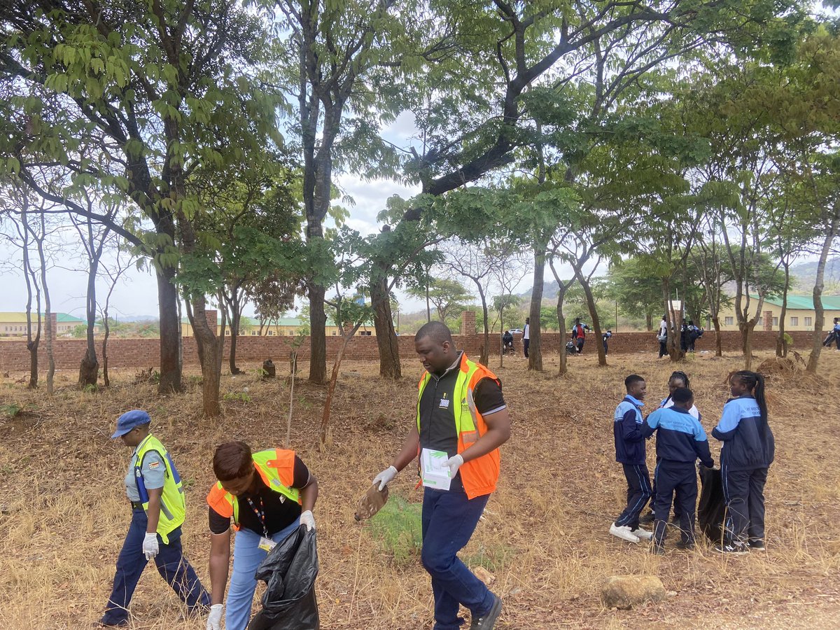 EneretaHigh's tweet photo. Lady Enereta International High School proudly joined forces with ZINARA ( Umfurudzi Tollgate) and EMA in a community clean-up campaign dedicated to protecting and preserving our environment.
#LadyEneretaInternationalHigh #ZINARA #EMA #CleanUpCampaign https://t.co/TNW9F0iZiD