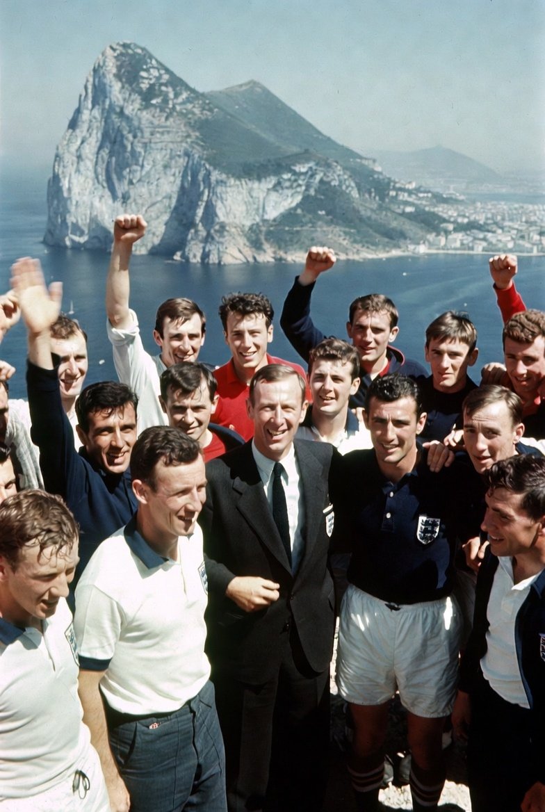 JamesMakey1917's tweet image. &quot;What would the 1966 World Cup final look like were it held in Gibraltar and won by England&quot; 

#ImagineGrok
