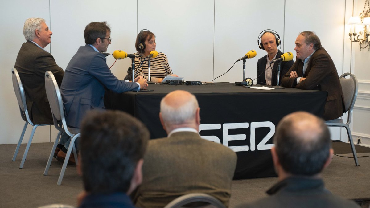 💙 Donostiako ehun urte baino gehiago dituzten erakundeen topaketan parte hartu dugu <a href="/orfeoia_orfeon/">Orfeón Donostiarra - Donostiako Orfeoia</a>, <a href="/RealSociedad/">Real Sociedad Fútbol</a> eta <a href="/RadioSnSn/">Radio San Sebastián</a> bezalako erreferenteekin batera.

Hiriaren ondarea, historia, erronkak eta konpromisoa partekatzeko gunea izan da.

🔗 cadenaser.com/euskadi/2025/1…