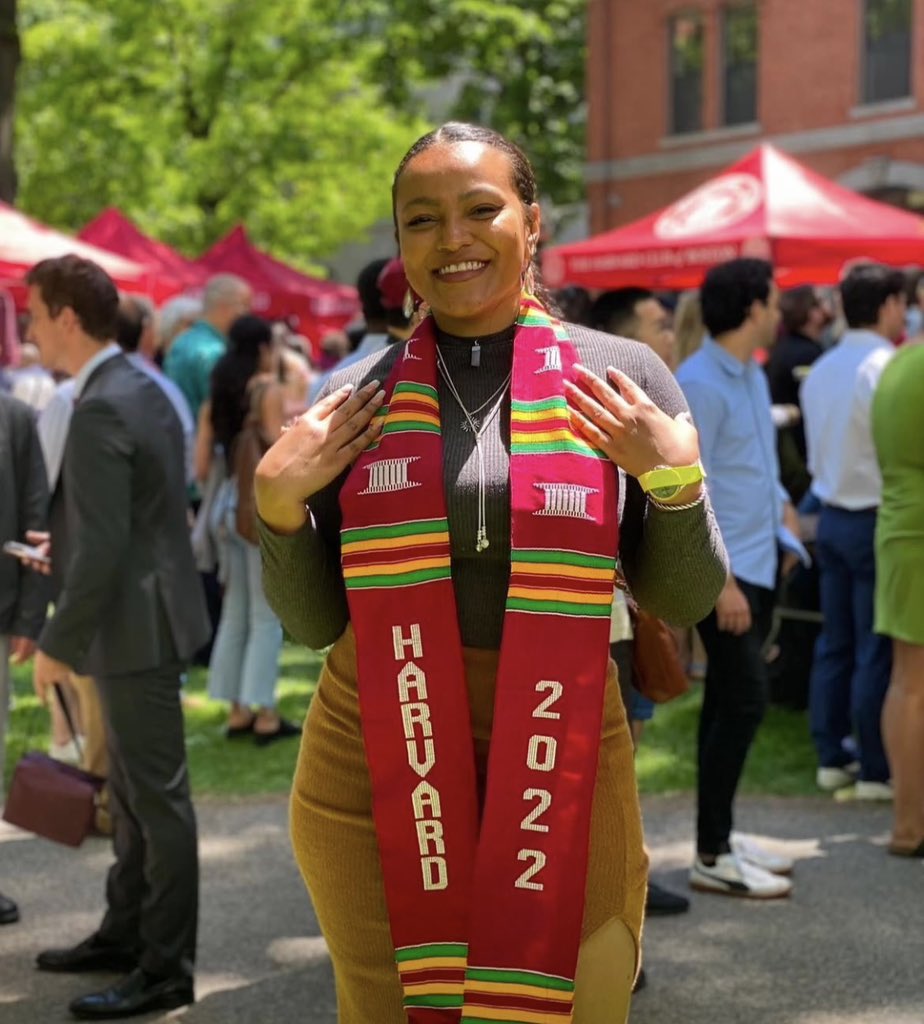 Thevokofficial's tweet image. 📍📍 NSMQ Alumni Spotlight 📍📍

From the NSMQ stage to Harvard, Katia Osei of Wesley Girls’ High School continues to inspire. After a stellar 2017 run, she earned a full scholarship to Harvard and now leads Environmental Justice at The Or Foundation.👀
#NSMQAlumniSpotlight