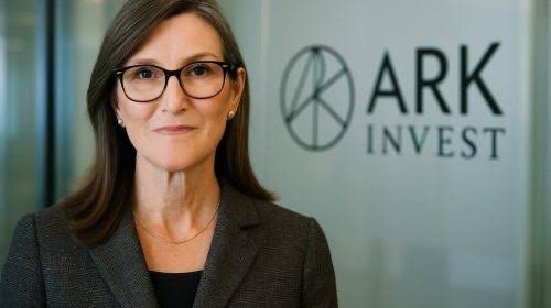 realcryptomoses's tweet image. Cathie Wood’s ARK Invest is shifting gears! 🚀 

Over $30M in Tesla ($TSLA) sold, while shares in crypto miner BitMine ($BITM) are on the rise.

Is ARK betting on crypto over EVs this time?👀

#ARK #BitMine #TSLA