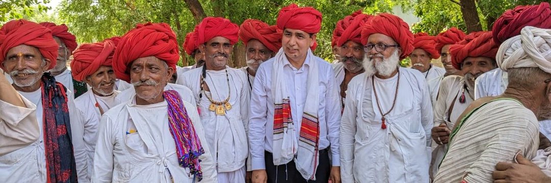 रोड़ पर बैठेंगे, अधिकार नहीं छोड़ेंगे 💪🔥
यह महापड़ाव तब तक जारी रहेगा जब तक सरकार हमारी मांगे नहीं मान लेती हैं 
#बालराई #DNT_समुदाय_मांगे_न्याय 
#राष्ट्रीय_पशुपालन_संघ 
#महापड़ाव <a href="/laljiraika01/">Lalji Raika</a> <a href="/ashokgehlot51/">Ashok Gehlot</a> <a href="/ManzuDinesh/">Dinesh Manzu Rawlani</a> <a href="/RavindraBhati__/">Ravindra Singh Bhati</a>