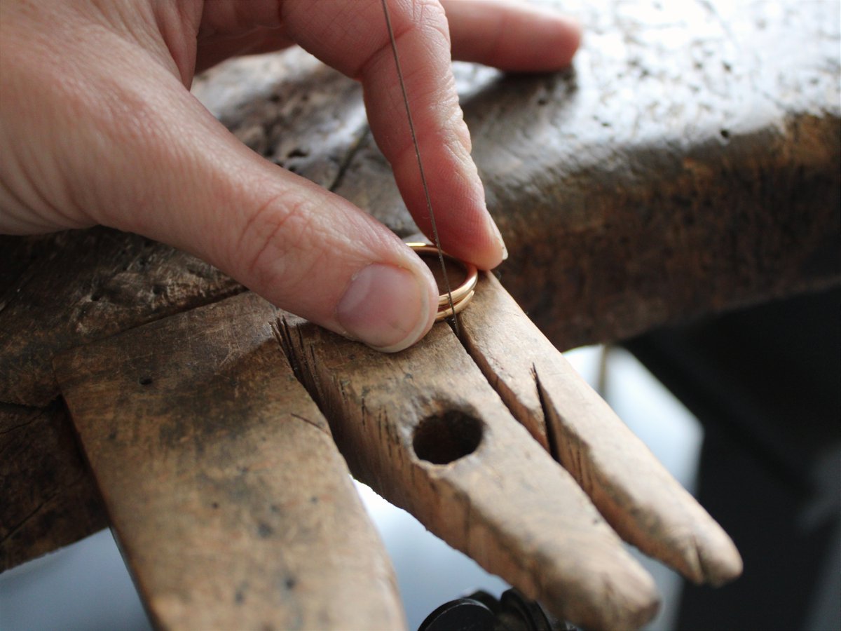 Quarterworkshop's tweet image. Something golden is here ✨☺️
Join us on 22nd November or 13th December for our new Gold-Filled Stacking Ring Workshop. You’ll create two gorgeous rings by hand — choosing your wire, texture, and finish.
#JQ