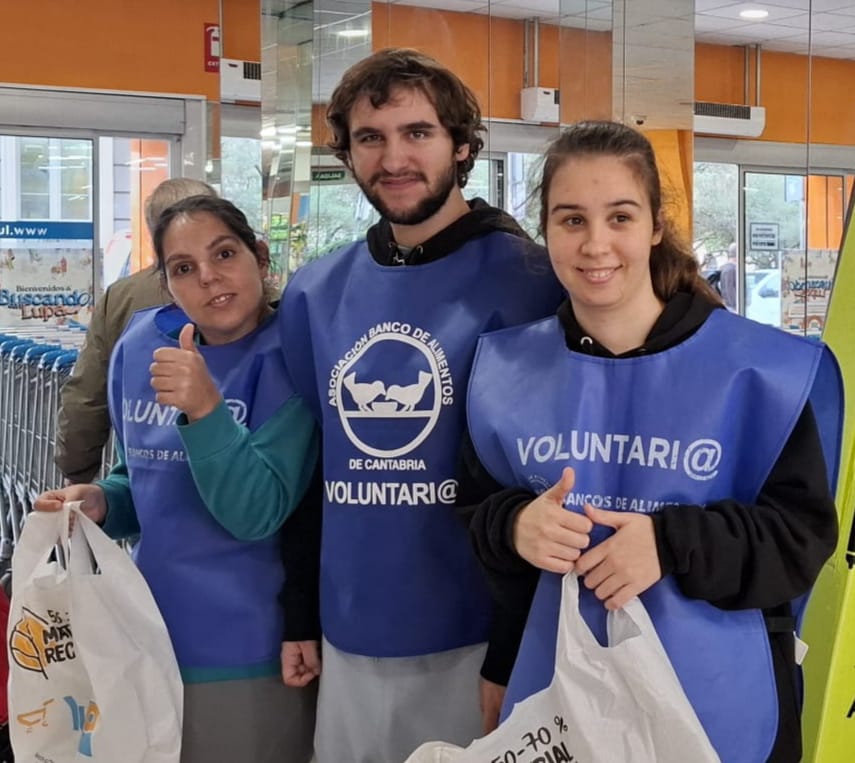 🛒 Un año más, participamos como voluntarios en la #GranRecogidadeAlimentos organizada por <a href="/abacantabria_/">Banco Alimentos Cant</a> 💙

Queremos animaros mucho a colaborar este fin de semana porque cada bolsa, alimento, donación, ilusión... cuentan.

🛒💙 ¡Los supermercados ya están abiertos! #solidaridad