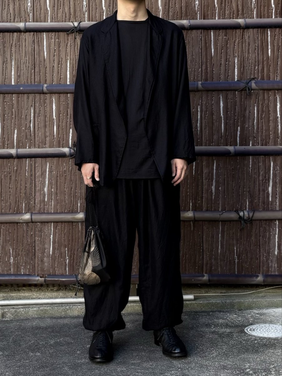 comoliのカシミヤシルク製品染セットアップやっと着れました。近くで