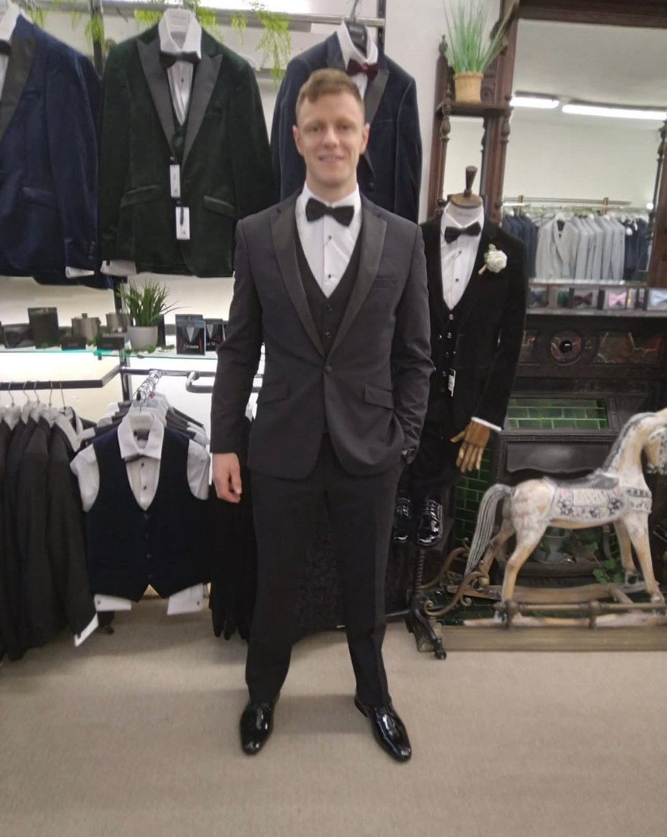 CahirNews's tweet photo. ๐ฃ๐
What a night for Tipp Hurling! ๐
๐ฃ
Our All-Star heroes hit the red carpet in serious style โ suited by Mr Mister Menswear, Cashel & Cahir ๐๐๐
Congrats to the 7 Tipp All-Stars of 2025! โญ
Proud supporters of @TipperaryGAA ๐๐
#PwCAllStars #UpTipp #MrMisterMenswear https://t.co/NqfKyYFa8E