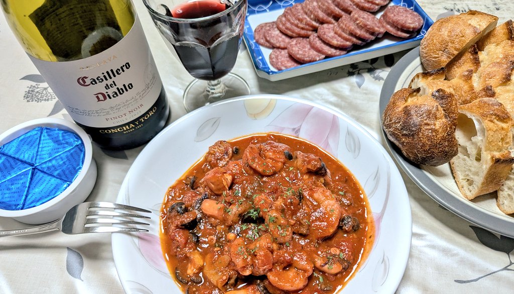 mofumokodogs's tweet image. YouTubeのオススメで出てきた
タコのトマト煮ルチアーノ風👍
コレはめちゃ簡単で美味いくて良いわー笑
レギュラー確定ですね✌️

＃料理男子　＃晩酌
#料理好きな人と繋がりたい