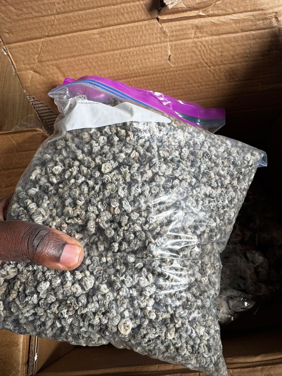 Ajokeaadee's tweet photo. 💔💔 It all started around June, when there was a flight delay and everything I sent to the UK got spoiled. The people who ordered from me asked for refunds, and I had to return their money in full. For one of them who didn’t collect a refund, I sent another package and even paid the shipping fee again myself.

I sent packages to about four people at that time, and I’m still paying off the debt till today. Then it happened again two days ago, this time with a shipment to the USA, and from a different company entirely. The same kind of loss, all over again.

Honestly, the loss is huge. I don’t even know how to go about it anymore. I’m just tired. Customers don’t understand that it’s not my fault… I’m really just doing my best to stay strong.

I’ve sent over 50 to 60 shipments this year alone, but only these caused losses they wiped out all my gains.💔