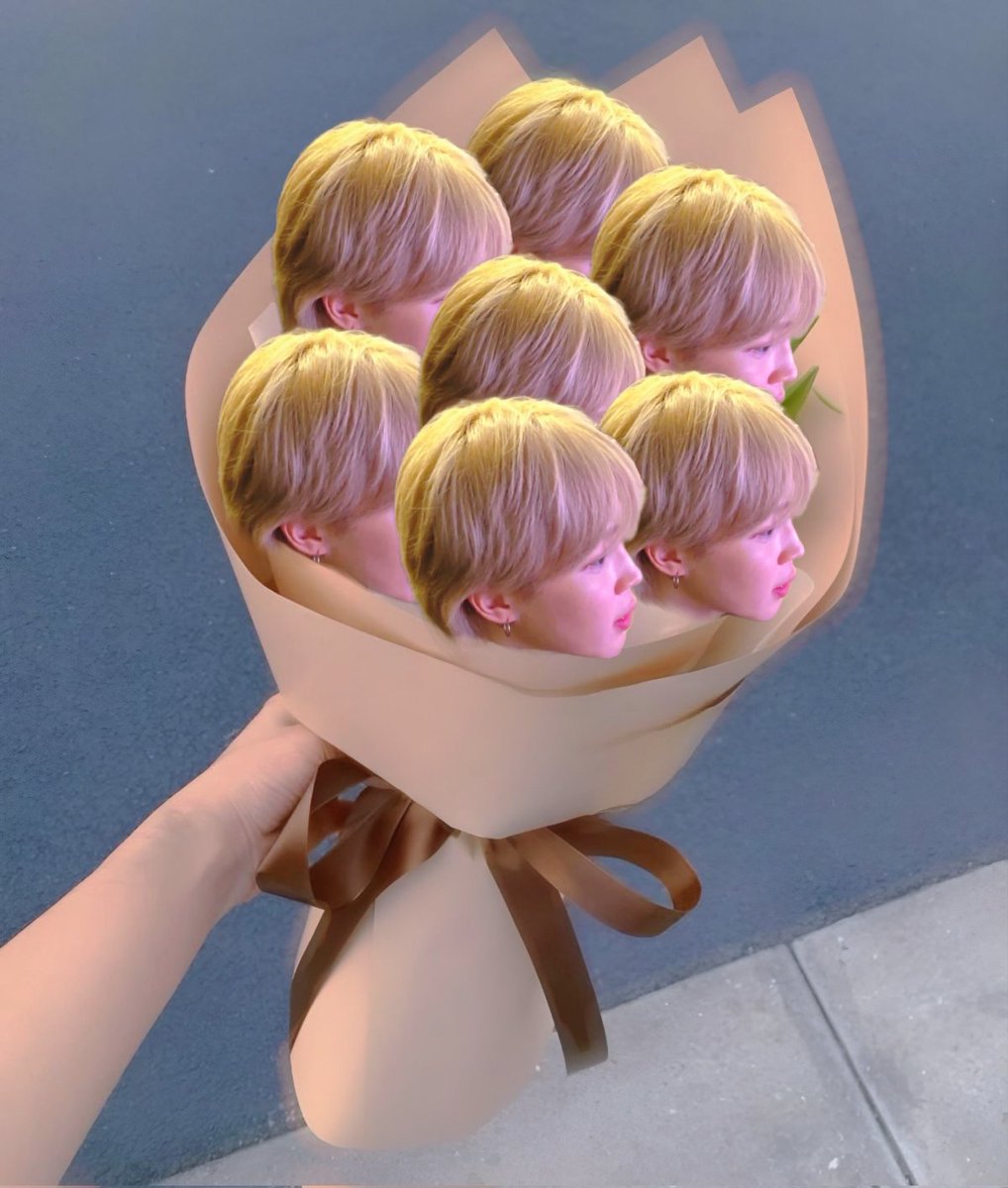 if you see this post, drop the most recent picture of jimin saved in your gallery!