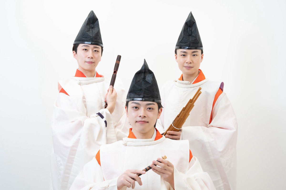 Japanupfes's tweet photo. 11月29日、30日出演
【パフォーマンス】
もとのね

「本音で語り合い、心から求める雅楽を演奏したい」という想いで、東京藝術大学 雅楽専攻の学生、卒業生の3人で結成。20代若手の目線から、雅楽の純粋な魅力を幅広い世代に伝えるため、自主演奏会やレッスン、動画配信などの活動を展開している。 https://t.co/80sQx9NpEv