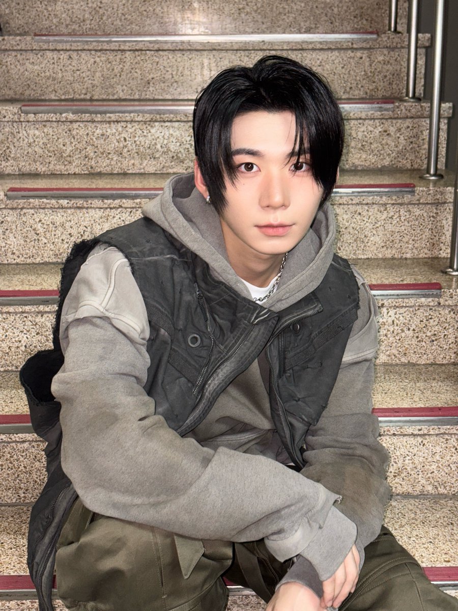 AHOF_official's tweet image. ✌️✌️~

#AHOF #아홉
#HAN #박한