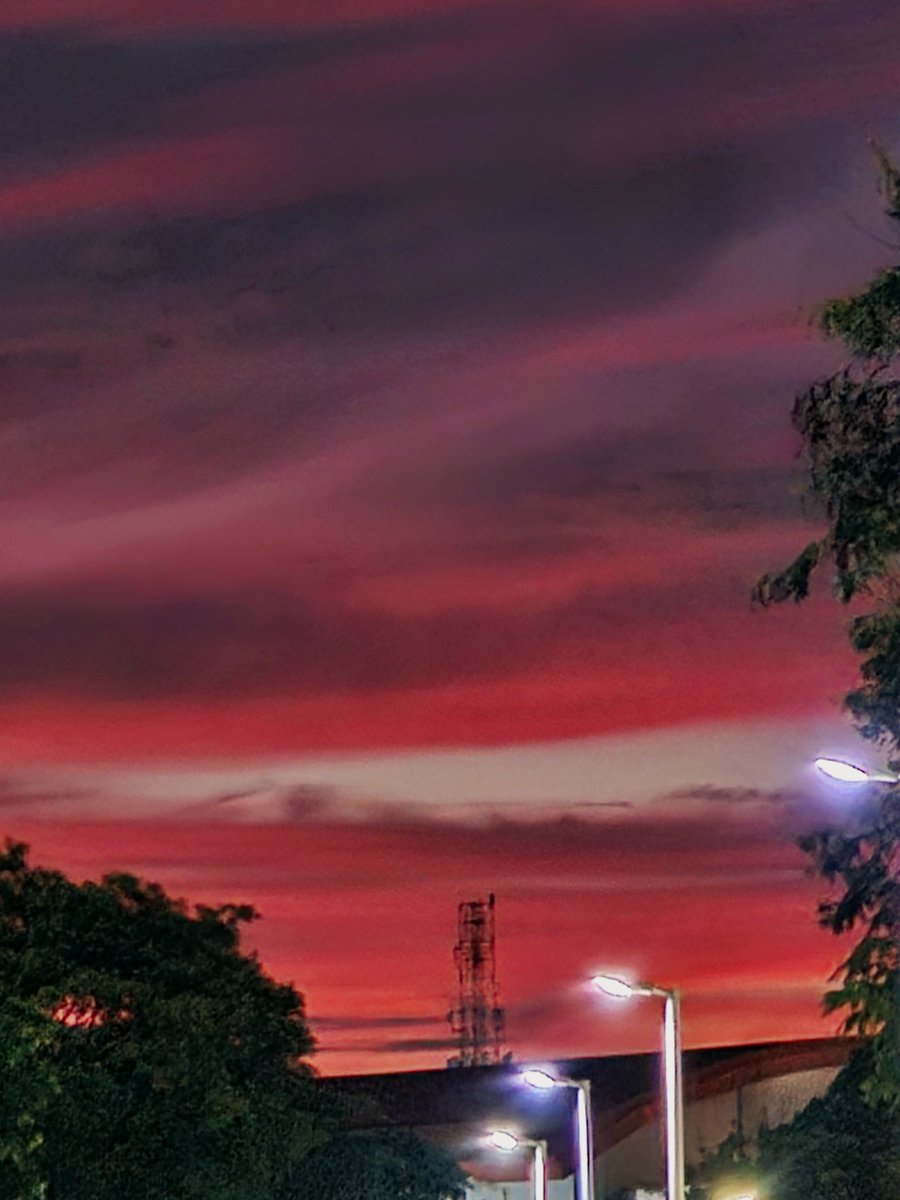 Shared by friends in the Philippines. We have a pink red sunset. Typhoon Fung-Wong, local name Uwan is coming. Something really bad is going to happen. Stay safe 💖 #fungwong #typhoon #uwan #uwanph #Philippines #luzon