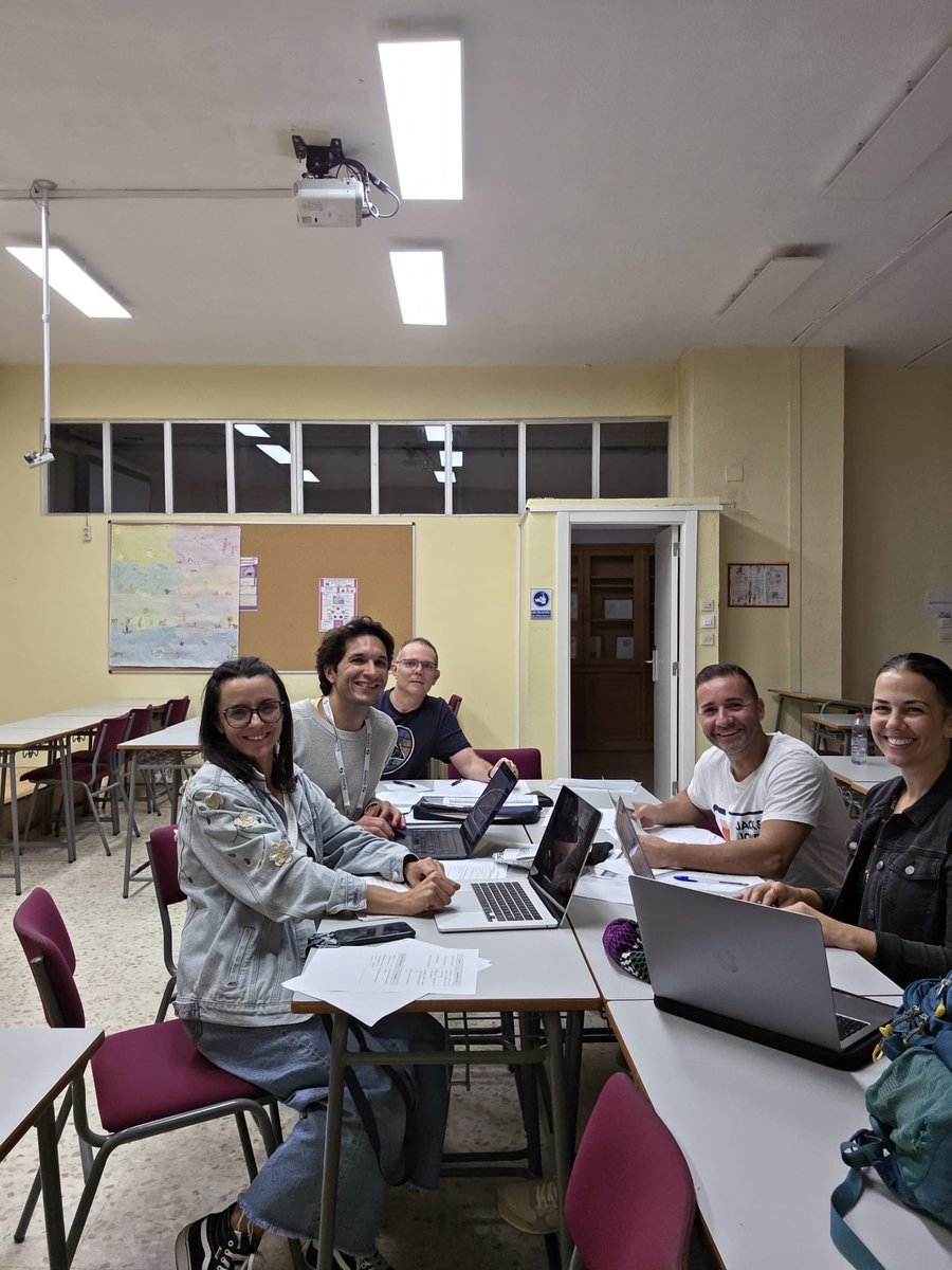 El Equipo docente del <a href="/GCAFD_UCA/">GCAFD_UCA</a> trabajando para mejorar el proceso de Evaluación del TFG del alumnado <a href="/univcadiz/">Universidad de Cádiz</a> <a href="/FacultadCCE/">Facultad de CCE</a>