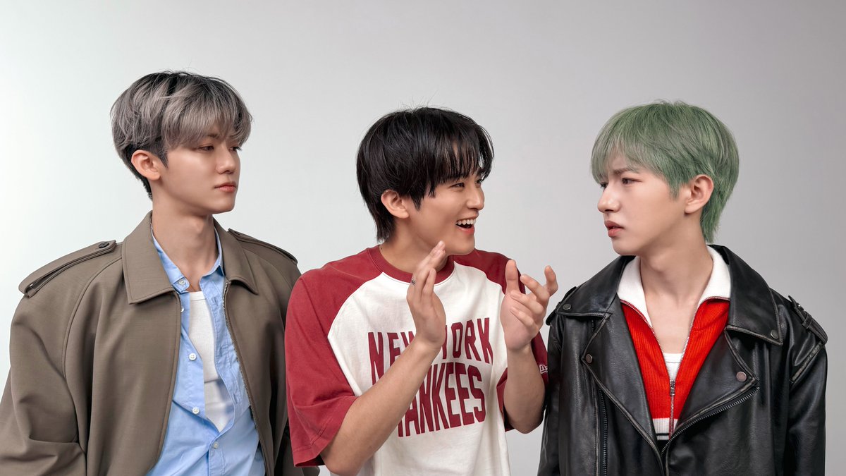 NCTsmtown_DREAM's tweet image. Renjun and Jaemin gave up at Mark’s loud laughter.

큰 소리로 웃는 마크의 웃음소리에 런쥔과 재민이 포기했다.