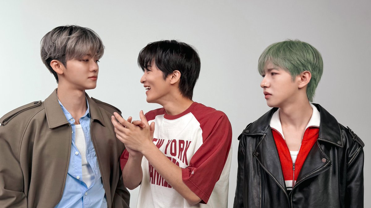 NCTsmtown_DREAM's tweet image. Renjun and Jaemin gave up at Mark’s loud laughter.

큰 소리로 웃는 마크의 웃음소리에 런쥔과 재민이 포기했다.