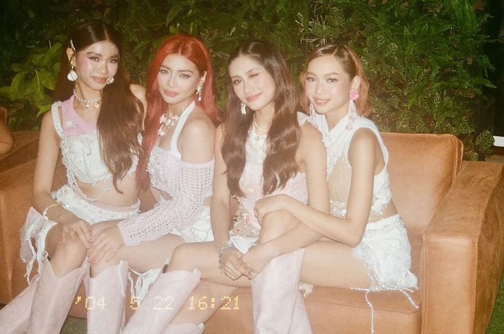 Happy birthday our mikhs!

Happy 22 to stacey's gf and Sheena's crush? 😆

DreaMIKHAble At 22
#BiniMikhaDay