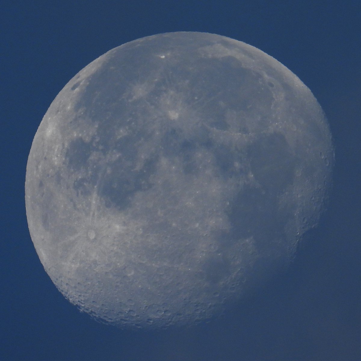 FunkyAppleTree's tweet image. &apos;Twas a good mooning! 88.8% illuminated #London @StormHour @ThePhotoHour