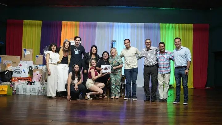 CopelloJose's tweet image. Feliz día al Empleado Municipal desde Apóstoles Misiones Agasajo por el Ejecutivo María Eugenia Safran y su gabinete. @adolfosafran @passalacquaok @lucasaromero @UPCNok