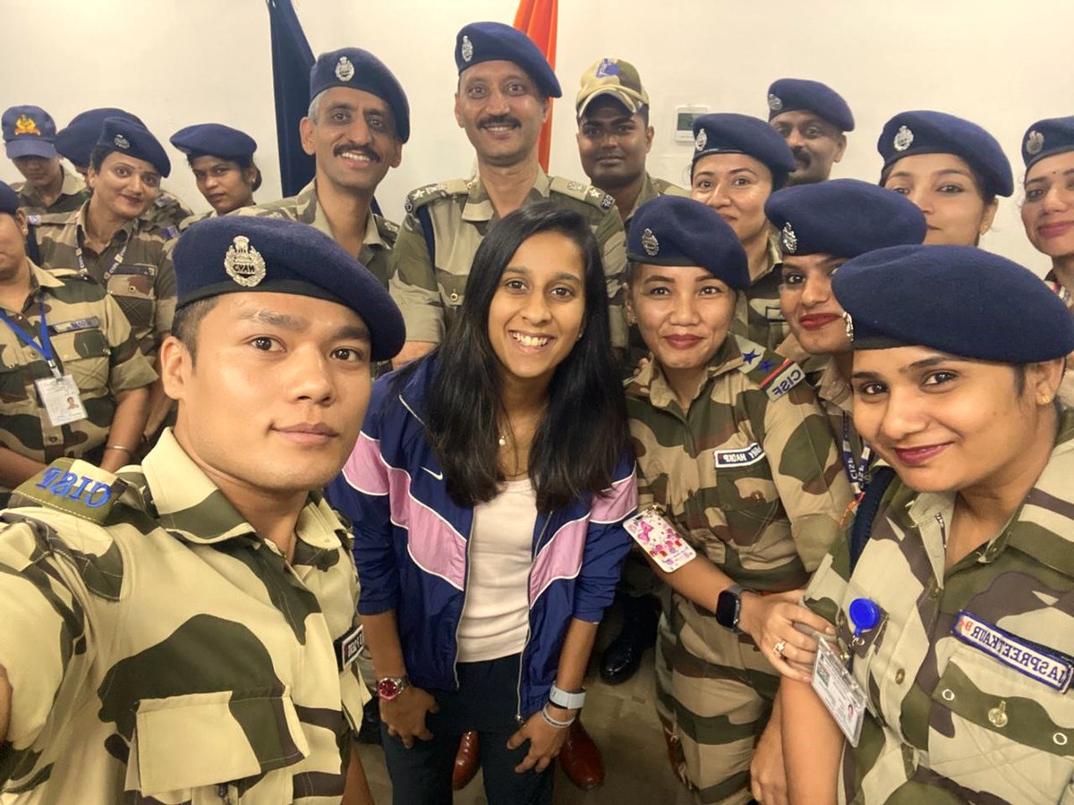 CISFHQrs's tweet image. ✨ASG Mumbai Welcomes Star Cricketer Jemimah Rodrigues✨

CISF personnel of ASG Mumbai Airport, had an inspiring interaction with India’s star women cricketer, Jemimah Rodrigues.

The event celebrated her remarkable performance in the Women’s Cricket World Cup 2025, with a warm…